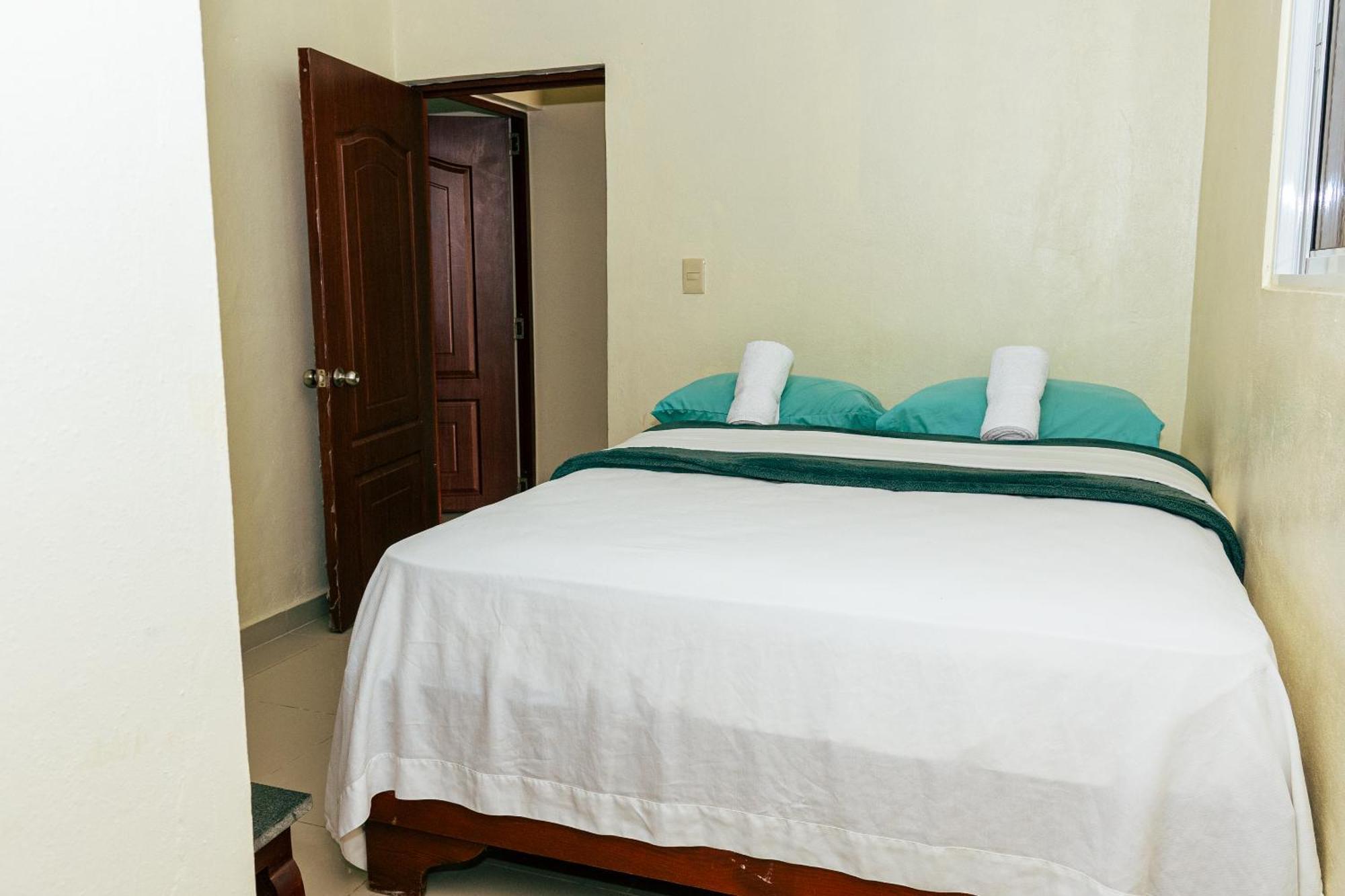 Bnb Tropical Island Aparthotel - Corales Del Sur - Santo Domingo Este La Viva 外观 照片
