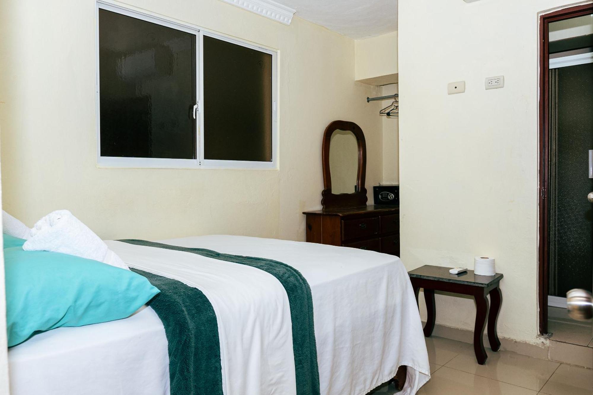 Bnb Tropical Island Aparthotel - Corales Del Sur - Santo Domingo Este La Viva 外观 照片